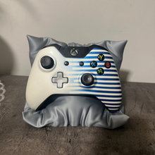 Carregar imagem no visualizador da galeria, Suporte de Travesseiro: Acessório para Controle Xbox