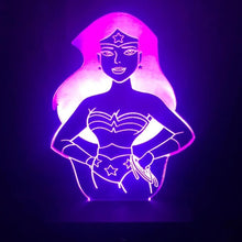 Carregar imagem no visualizador da galeria, Luminária Mulher Maravilha - DC Comics