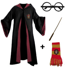 Carregar imagem no visualizador da galeria, Capa Harry Potter Grifinória com varinha, óculos e cachecol vermelho e dourado do kit