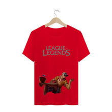 Carregar imagem no visualizador da galeria, Camiseta Lee Sin Curtindo o Verão League of Legends - WGs Geek