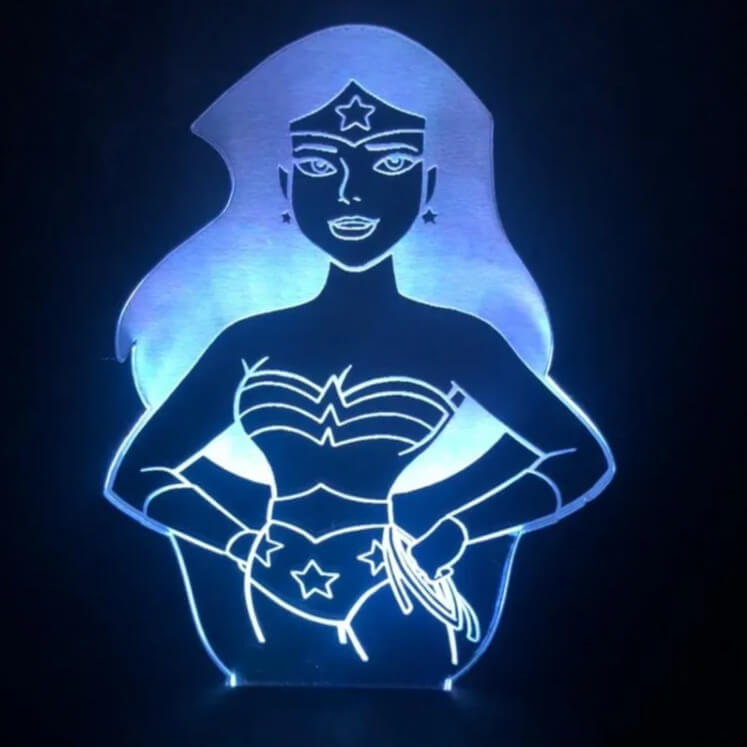 Luminária Mulher Maravilha - DC Comics