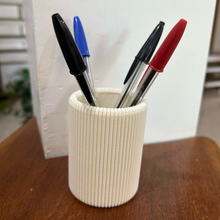 Carregar imagem no visualizador da galeria, Porta-Caneta Moderno com Design Canelado - Decoração

