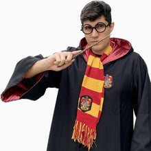 Carregar imagem no visualizador da galeria, Fantasia Harry Potter Grifinória – Capa Hogwarts com Varinha, Cachecol e Óculos
