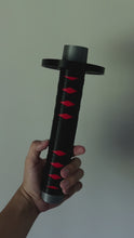 Carregar e reproduzir vídeo no visualizador da galeria, Katana Demon Slayer: Lâmina Retrátil (115cm) Kimetsu no Yaiba
